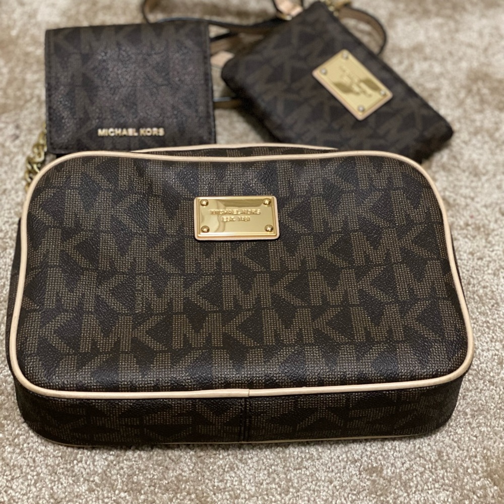 Michaels Kors Medium Size Purse with Wallet and Wrislet